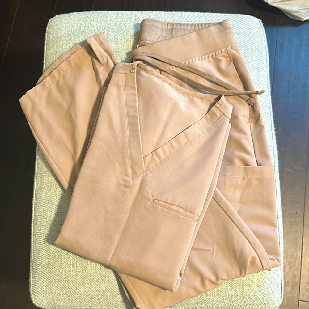 Mandala 9 pocket cargo and 1 pocket top both size M